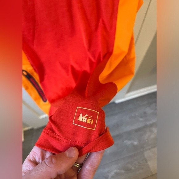 WOMEN'S REI VENTURI CAP SLEEVE TOP SHIRT Size Large UPF 50+ - Picture 3 of 8